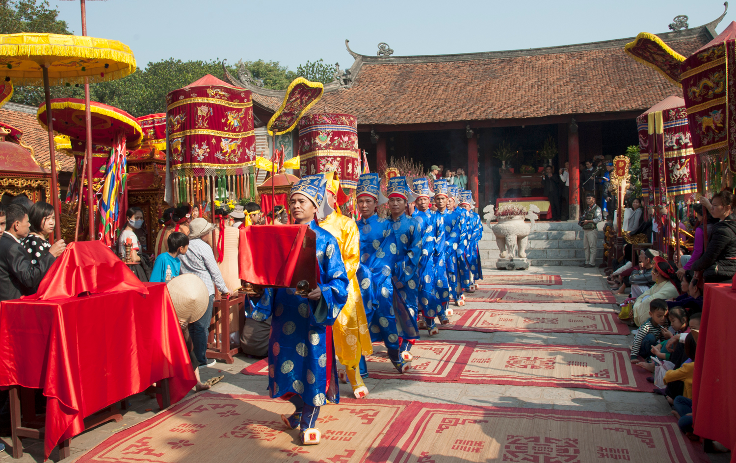 Co Loa Festival is one among important festival at the beginning of the new year celebration. (Photo: Vietnamnet) 5419 acoloa05