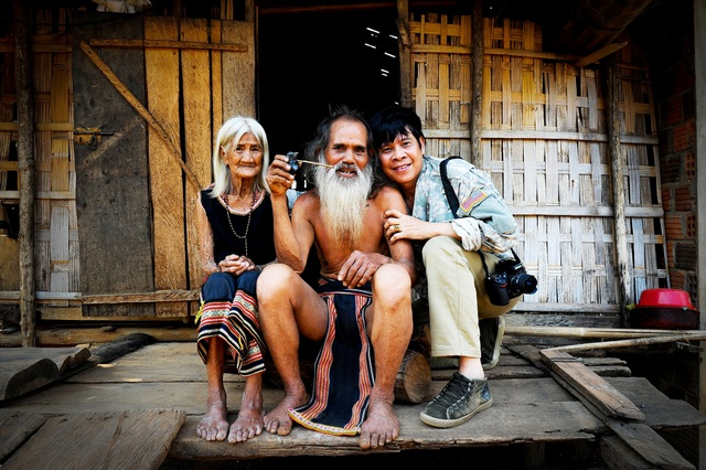 Photographer Ninh Manh Thang (Photo: Dantri) 2513-30-th-4-2019-1574694871527