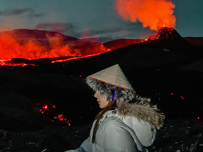 Vietnamese expat wearing 'Non La' to pose with Iceland's awakening volcano after 6,000 years 2515-emily3-3902-1617165764