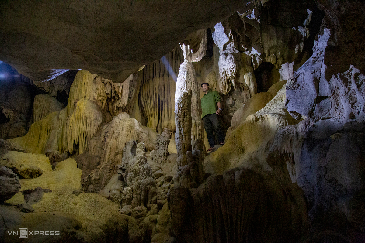 Ho Van Viet, a resident of Tria Village, said he has visited the cave twice. Hidden stream found in Quang Tri Cave