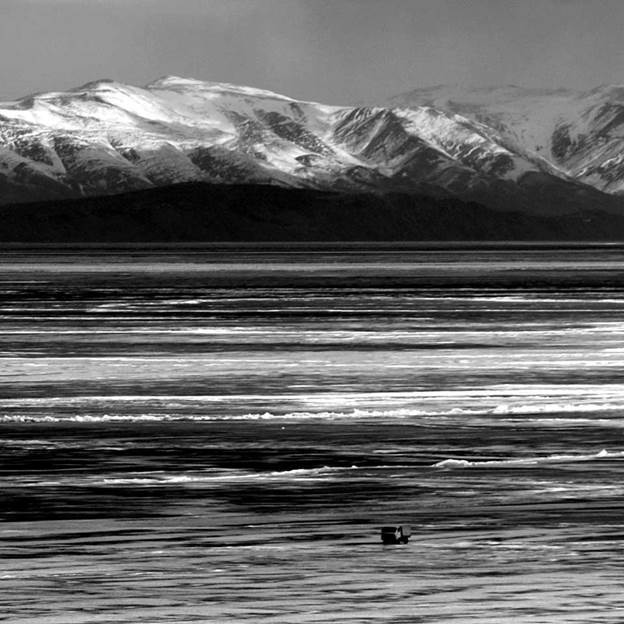 Exploring Lake Baikal in winter offers a great trip for those who love peaceful, natural and majestic vistas. Pictures of Lake Baikal in winter are presented in Majestic Lake Baikal through Vietnamese photographer's lenses