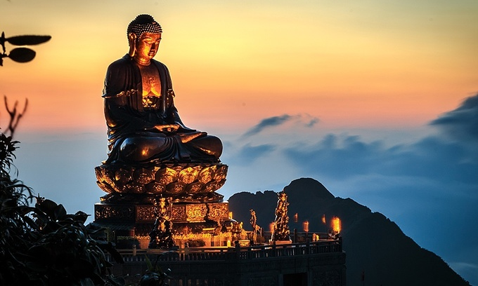 A bronze Buddha statue stands top on Mount Fansipan in Sa Pa Town, northern Vietnam. Photo courtesy of Sun World Fansipan Legend. (Photo: VnExpress) A bronze Buddha statue stands top on Mount Fansipan in Sa Pa Town, northern Vietnam. Photo courtesy of Sun World Fansipan Legend. (Photo: VnExpress)