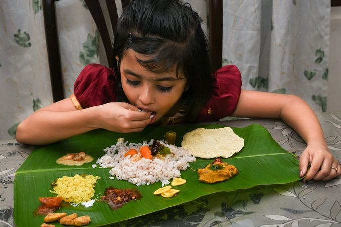 The practice of eating food with the hands dates back centuries. In Indian culture, this practice is founded upon Ayurvedic teachings. The Vedic people believed that hands hold power and that our bodies have a sacred connection with nature. In Ayurvedic text you will find that each finger represents five different elements. The thumb, index finger, middle finger, ring finger and pinky represent space, air, fire, water and earth respectively. That is why Mudras, symbolic and ritualistic gestures used in prayer or spiritual practices like Yoga, are performed with the hands and fingers. The practice of eating food with the hands dates back centuries. In Indian culture, this practice is founded upon Ayurvedic teachings. The Vedic people believed that hands hold power and that our bodies have a sacred connection with nature. In Ayurvedic text you will find that each finger represents five different elements. The thumb, index finger, middle finger, ring finger and pinky represent space, air, fire, water and earth respectively. That is why Mudras, symbolic and ritualistic gestures used in prayer or spiritual practices like Yoga, are performed with the hands and fingers.