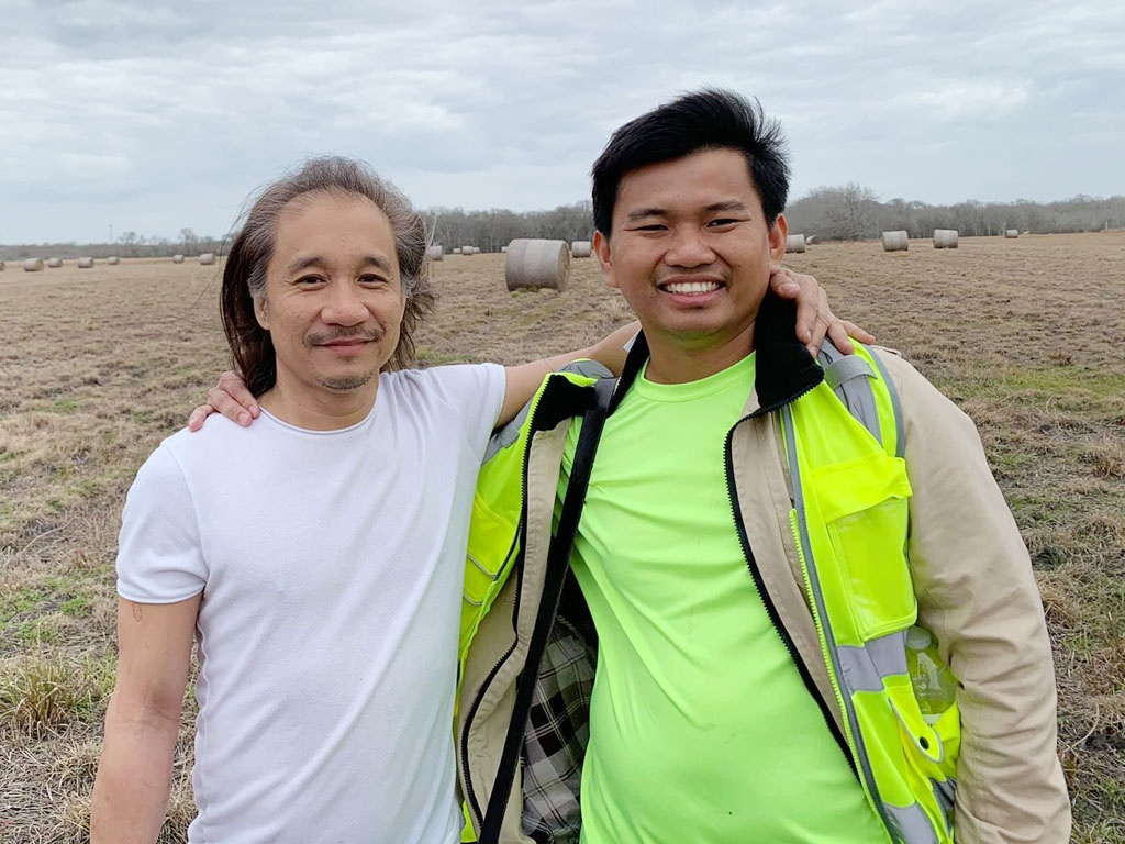 Vuong and billionaire Charlie Ton Quy at Vuong's farm (Photo: Thanh Nien) Vuong and billionaire Charlie Ton Quy at Vuong's farm (Photo: Thanh Nien)