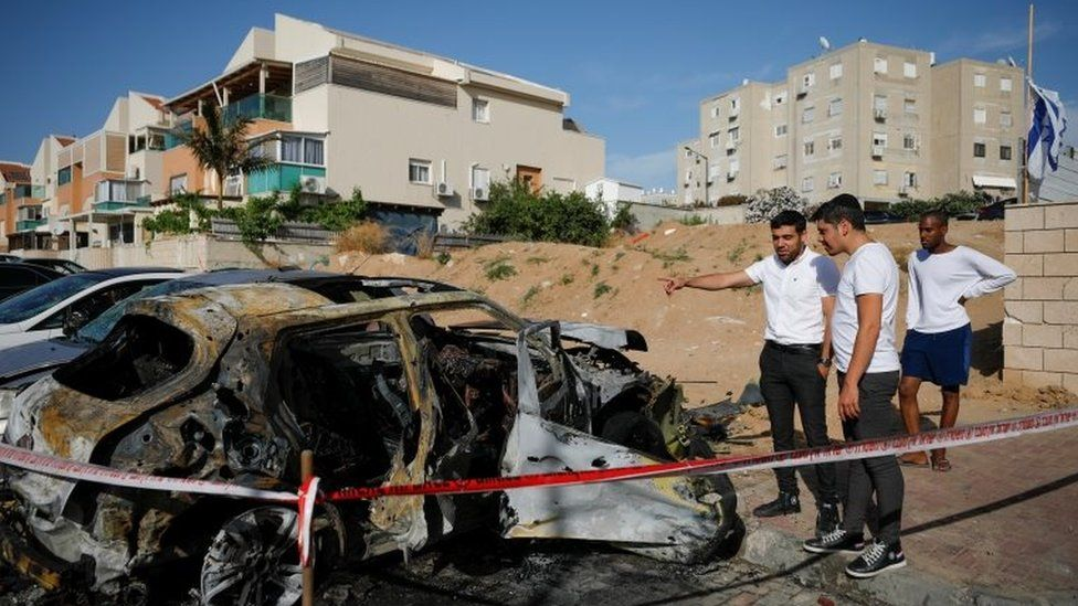 Rockets launched by Hamas have hit Ashkelon, southern Israel (Photo: Reuters) Rockets launched by Hamas have hit Ashkelon, southern Israel (Photo: Reuters)