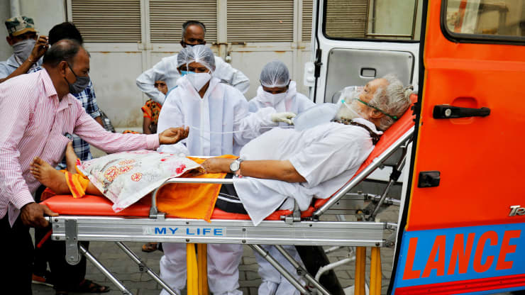 A patient wearing an oxygen mask is wheeled inside a COVID-19 hospital for treatment, amidst the spread of the coronavirus disease (COVID-19) in Ahmedabad, India, April 26, 2021. Photo: Reuters A patient wearing an oxygen mask is wheeled inside a COVID-19 hospital for treatment, amidst the spread of the coronavirus disease (COVID-19) in Ahmedabad, India, April 26, 2021. Photo: Reuters