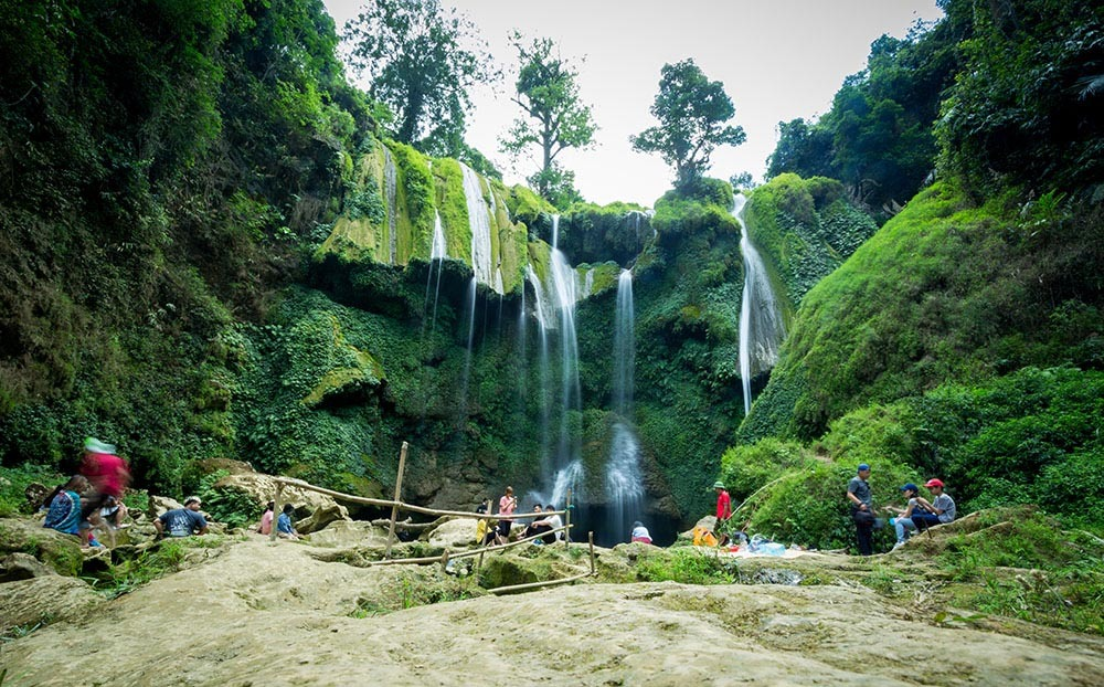 Fairy waterfall has 3 floors, with each carries a different beauty. Photo: Duc Giang Fairy waterfall has 3 floors, with each carries a different beauty. Photo: Duc Giang