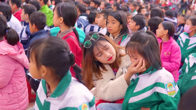 Aside from being a travel blogger, Han is also a great teacher and inspiration for her students. Photo: NVCC Aside from being a travel blogger, Han is also a great teacher and inspiration for her students. Photo: NVCC