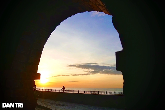 A beautiful spot in Sam Son beach. Photo: Dantri A beautiful spot in Sam Son beach. Photo: Dantri