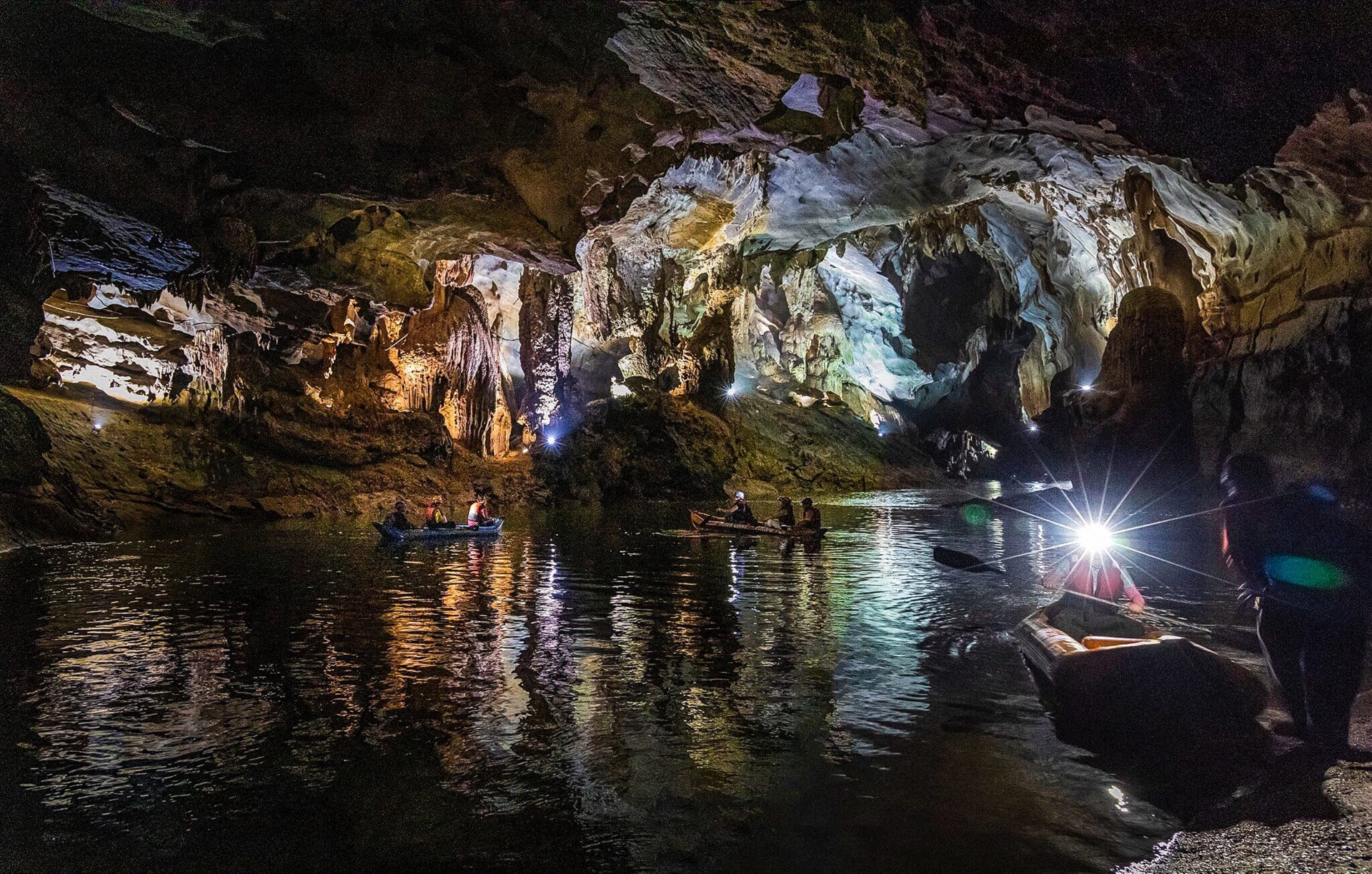 Inside Quang Binh Cave. Photo: NVCC Inside Quang Binh Cave. Photo: NVCC