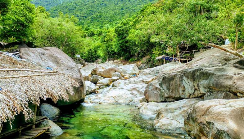 Fairy River (Suoi Tien) - The "Fairy Living In The Woods" Attracts Tourists Fairy River (Suoi Tien) - The "Fairy Living In The Woods" Attracts Tourists