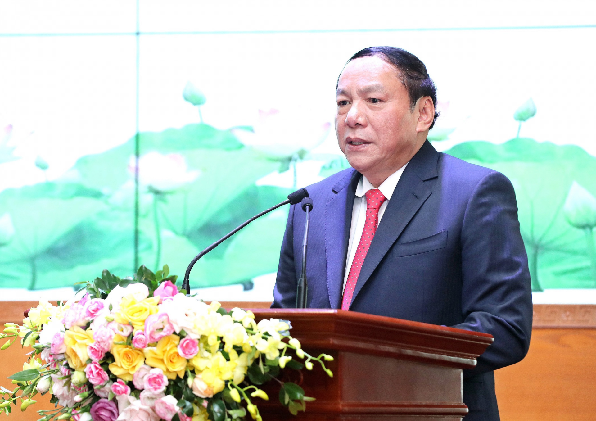 Minister of Culture, Sports and Tourism Nguyen Van Hung: Biography, Positions and Working History Minister of Culture, Sports and Tourism Nguyen Van Hung: Biography, Positions and Working History