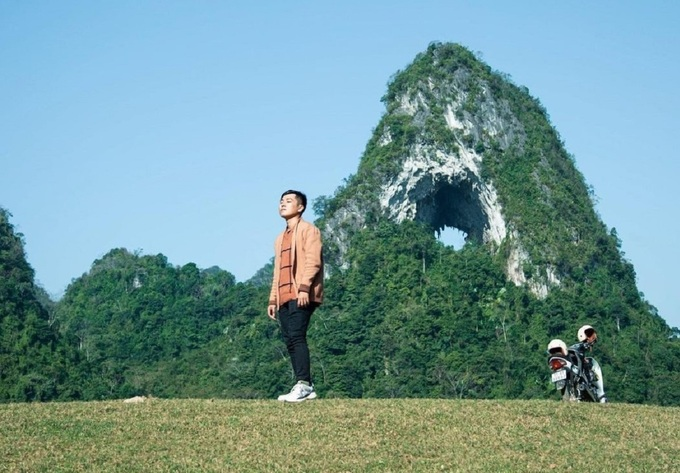 The convenient means of transportation to Mat Than Mountain is a motorbike. Photo: @hahien_doy/Instagram The convenient means of transportation to Mat Than Mountain is a motorbike. Photo: @hahien_doy/Instagram