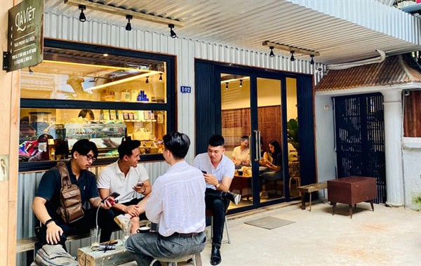 A Da Lat-based Là Việt Coffee in Hanoi. Là Việt Coffee wants to promote its products with the tourism model across Vietnam when travelling resumes after the pandemic. — Photo courtesy of the firm A Da Lat-based Là Việt Coffee in Hanoi. Là Việt Coffee wants to promote its products with the tourism model across Vietnam when travelling resumes after the pandemic. — Photo courtesy of the firm