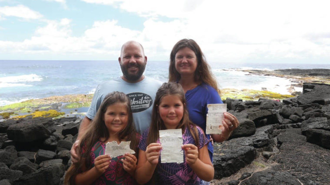 Abbie Graham (Right) and her family found the botter in Paradise Beach, Hawaii. Photo: Hawaii Today Abbie Graham (Right) and her family found the botter in Paradise Beach, Hawaii. Photo: Hawaii Today