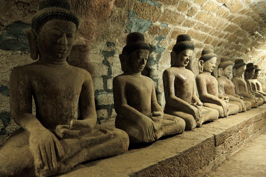The temple incorporates more than one worldview. The king, reported to a 17th-century Portuguese friar who traveled there, Visit Mrauk U - The Dreamy Forgotten Heaven of Myanmar