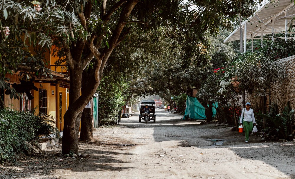 ALONG DUSTY ROADS ALONG DUSTY ROADS