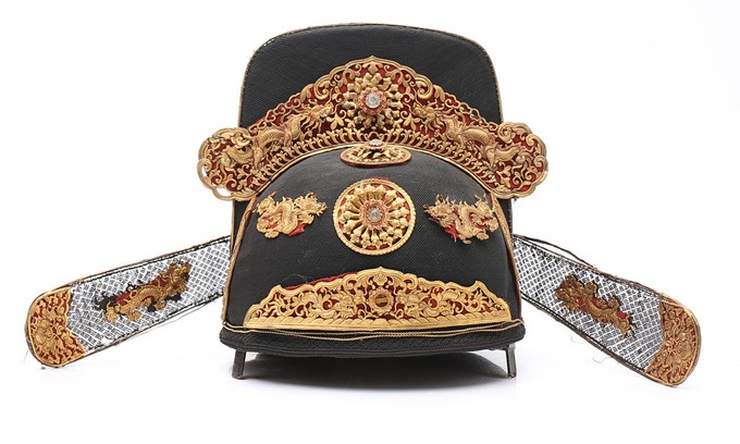 A Vietnamese mandarin cap believed to be from the Nguyen Dynasty has sold for €600,000 ($693,243) at a Balclis auction in Spain. Photo courtesy of the Balclis auction house A Vietnamese mandarin cap believed to be from the Nguyen Dynasty has sold for €600,000 ($693,243) at a Balclis auction in Spain. Photo courtesy of the Balclis auction house