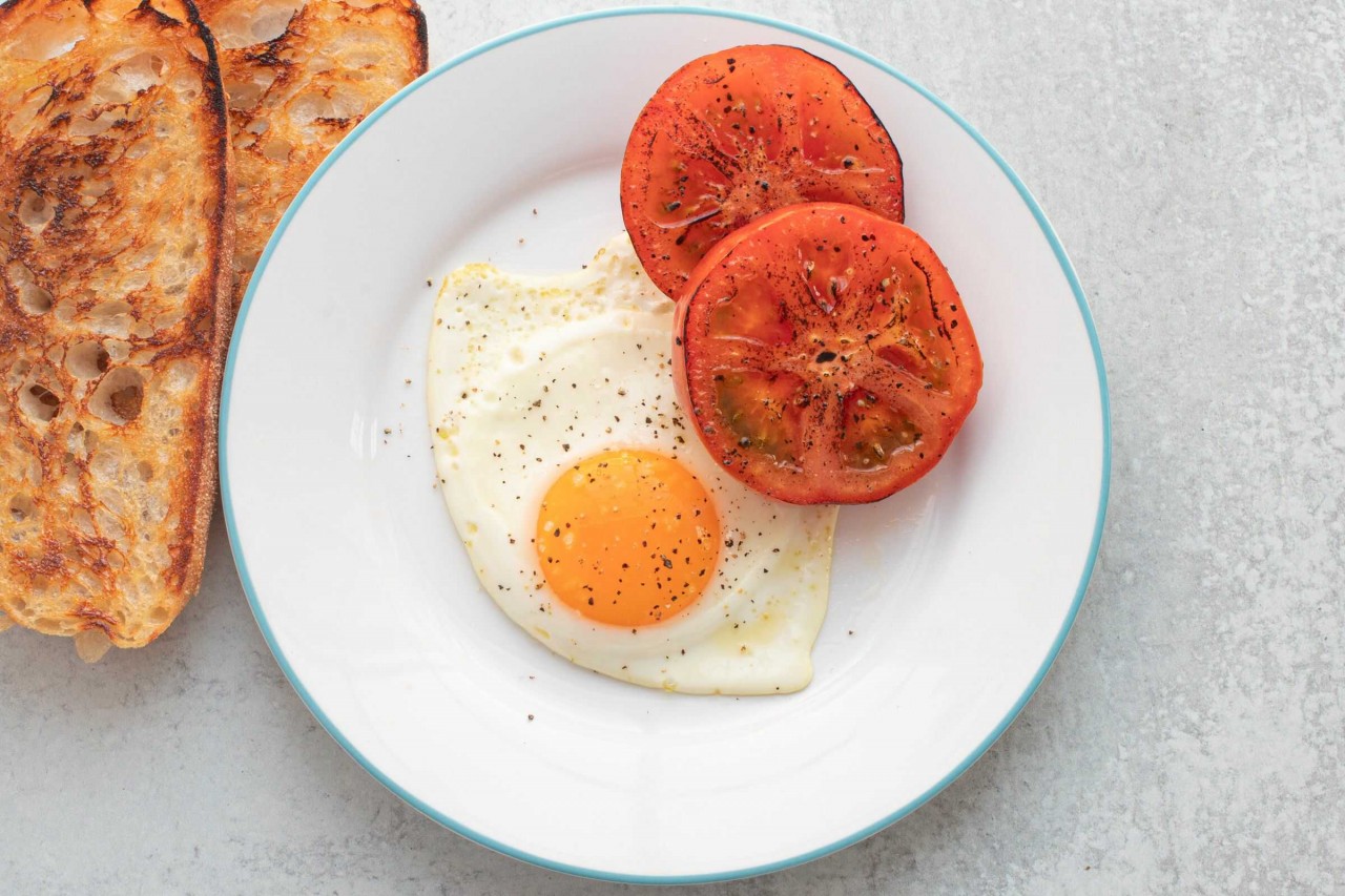 The Best and Worst Foods for a Good Night’s Sleep The Best and Worst Foods for a Good Night’s Sleep