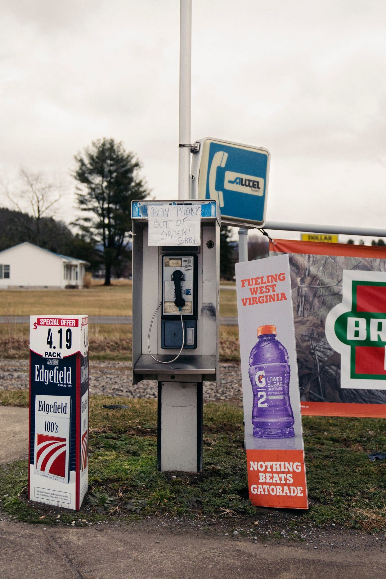 An out-of-order payphone in Green Bank, W.Va. Photo: The New York Times An out-of-order payphone in Green Bank, W.Va. Photo: The New York Times
