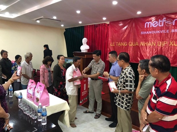 Vietnamese-Cambodians aided to enjoy happy Lunar New Year vietnamese cambodians aided to enjoy happy lunar new year