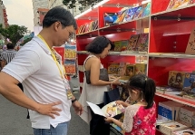 ho chi minh citys book street to be resumed its normal activities after closure due to covid 19 pandemic