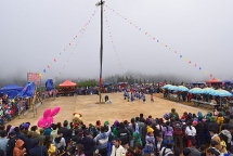 check out the strange spring celebration customs of ethnic groups in northern vietnam