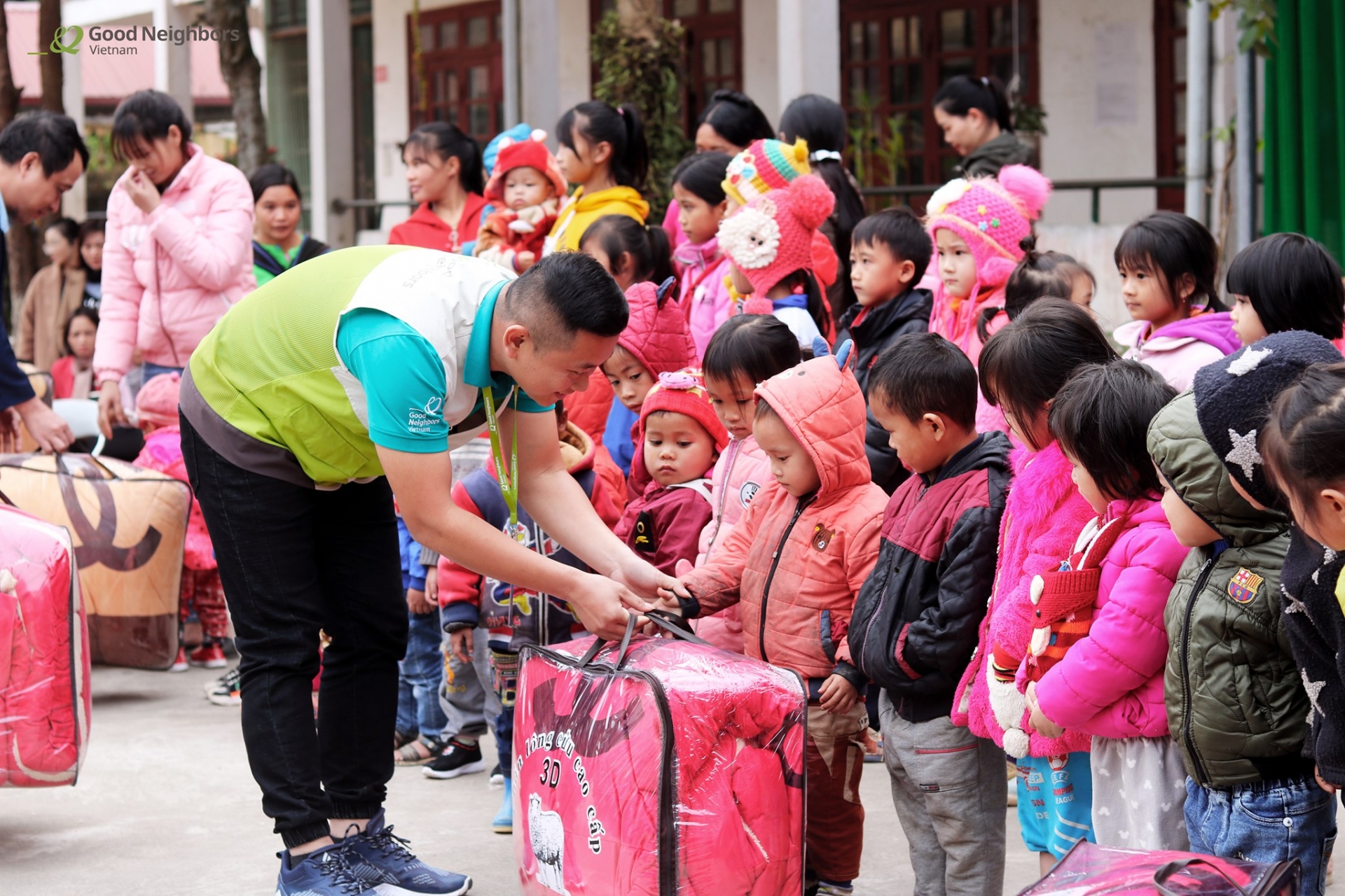 Blankets given to needy children before cold spell sets in Blankets given to needy children before cold spell sets in