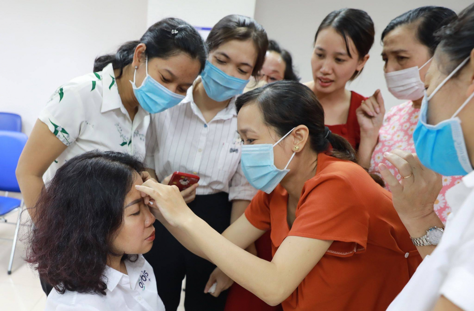 Bien Hoa: Primary eye care training for highshool medical staffs Bien Hoa: Primary eye care training for highshool medical staffs