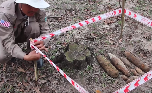 Project RENEW/NPA’s team destroys explosive ordnance cache in Quang Tri Project RENEW/NPA’s team destroys explosive ordnance cache in Quang Tri