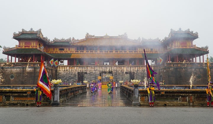 Hue Festival 2022 Opens with Calendar Distribution Ceremony Hue Festival 2022 Opens with Calendar Distribution Ceremony