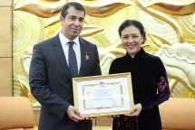 vietnam presents 10000 masks to azerbaijans covid 19 battle