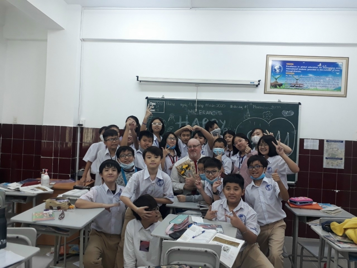 Foreigners enjoy Lunar New Year in Vietnam amid COVID-19 Foreigners enjoy Lunar New Year in Vietnam amid COVID 19