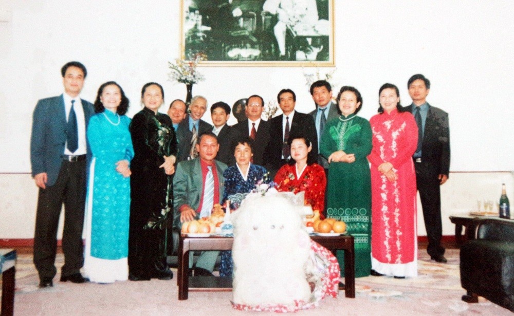 Vietnam-North Korean Couple Wait 3 Decades To Marry, Even the State President Helps Them Vietnam-North Korean Couple Wait 3 Decades To Marry, Even the State President Helps Them