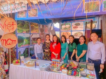 Vietnam introduces diversity of traditional foods in Lao Food Festival
