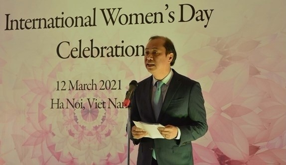 Female diplomats, representatives of international organisations, spouses of ambassadors gather in Hanoi Female diplomats, representatives of international organisations, spouses of ambassadors gather in Hanoi