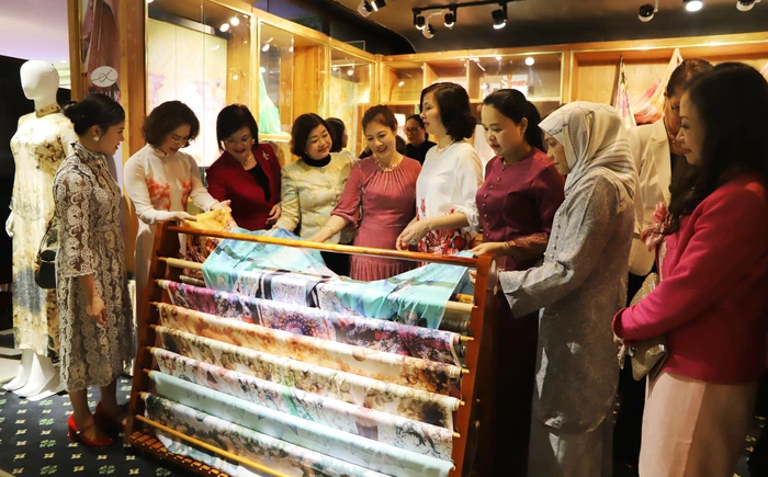 Female diplomats, representatives of international organisations, ambassadors' spouses gather Female diplomats, representatives of international organisations, ambassadors' spouses gather