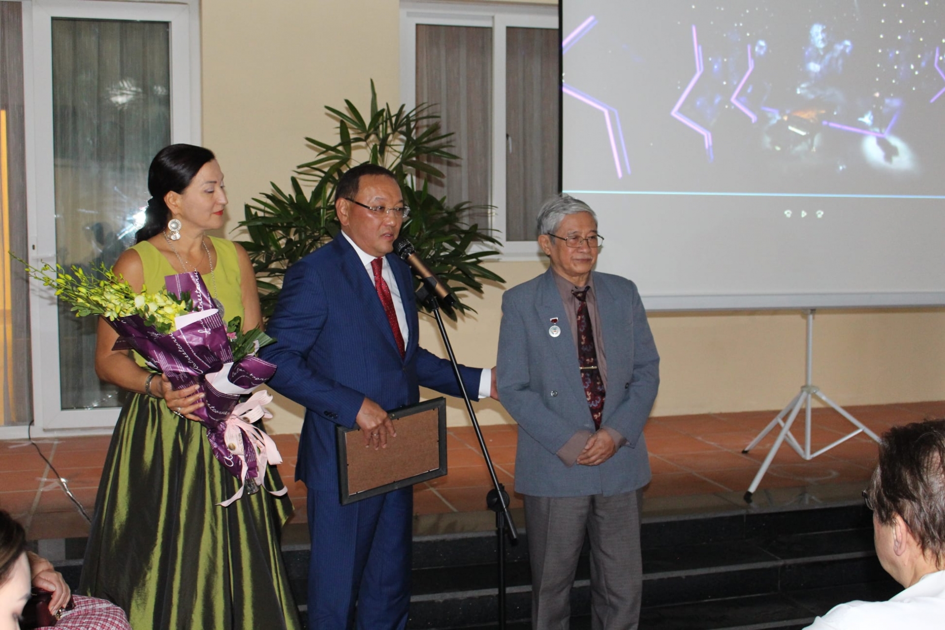 Vietnamese translators awarded Certificates of Merit from Kazakhstan ministry Vietnamese translators awarded Certificates of Merit from Kazakhstan ministry