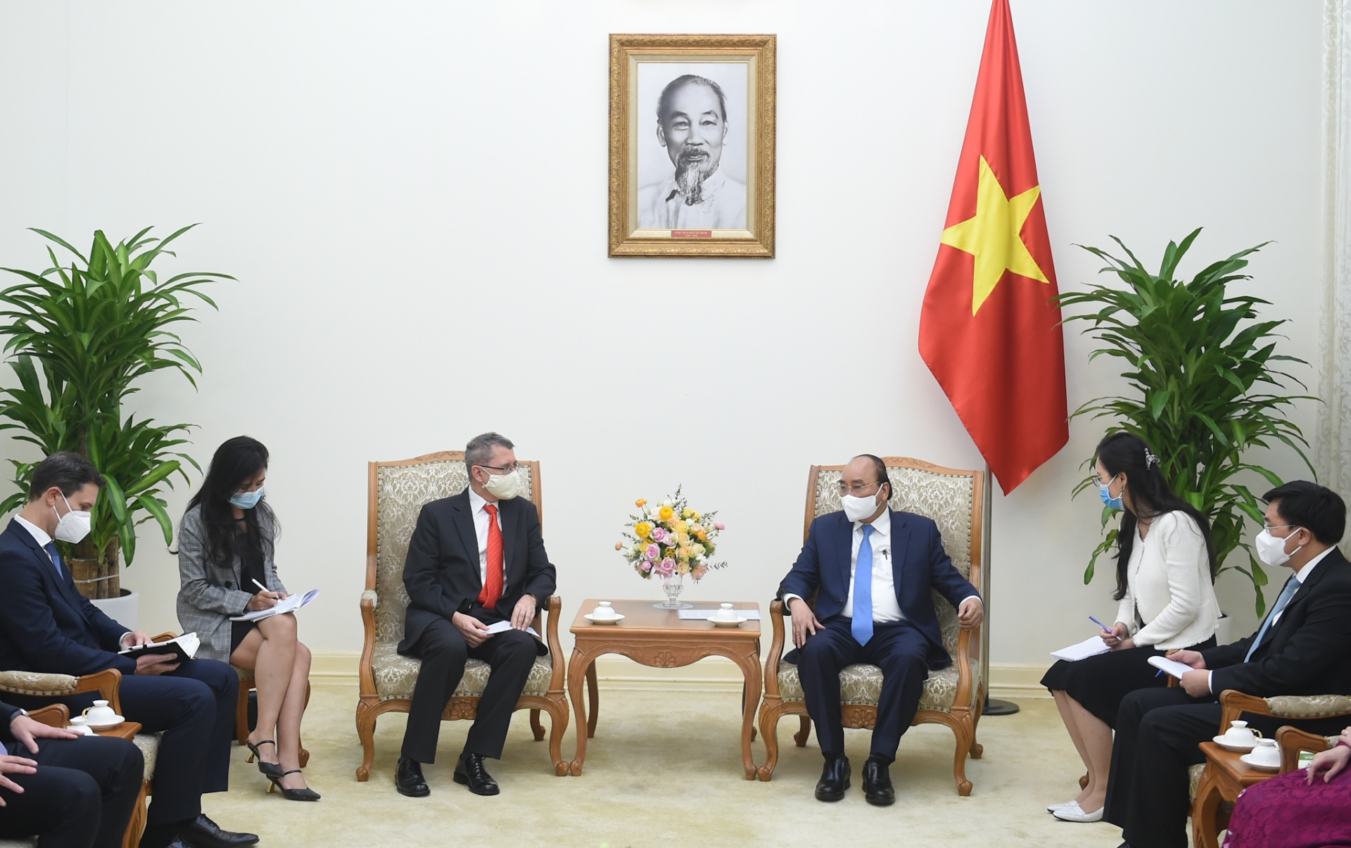PM hopes Austrian AT&S decide to invest to Vietnam soon PM hopes Austrian AT&S decide to invest to Vietnam soon