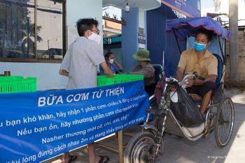 serving covid 19 us doctors free meals vietnamese american promotes vietnamese cuisine