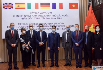 hanoi based ce0ntre of medical research donates much needed medical supplies to germany