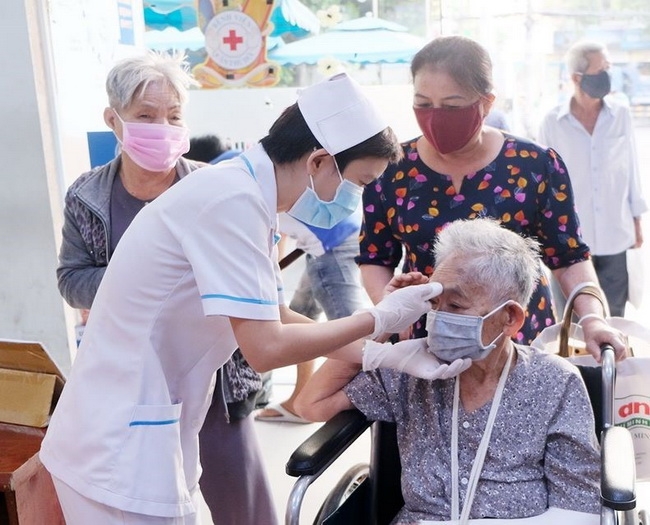 HelpAge International supports older people amid COVID-19 helpage international supports older people amid covid 19