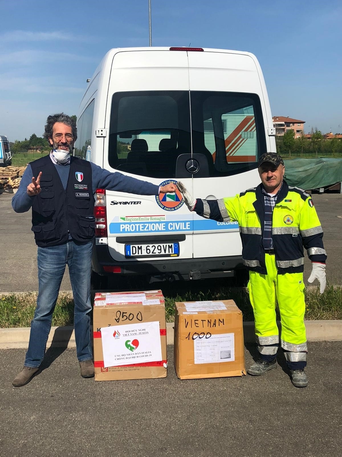 Vietnamese Embassy assists transportation of face masks to Italy vietnamese embassy assists transportation of face masks to italy