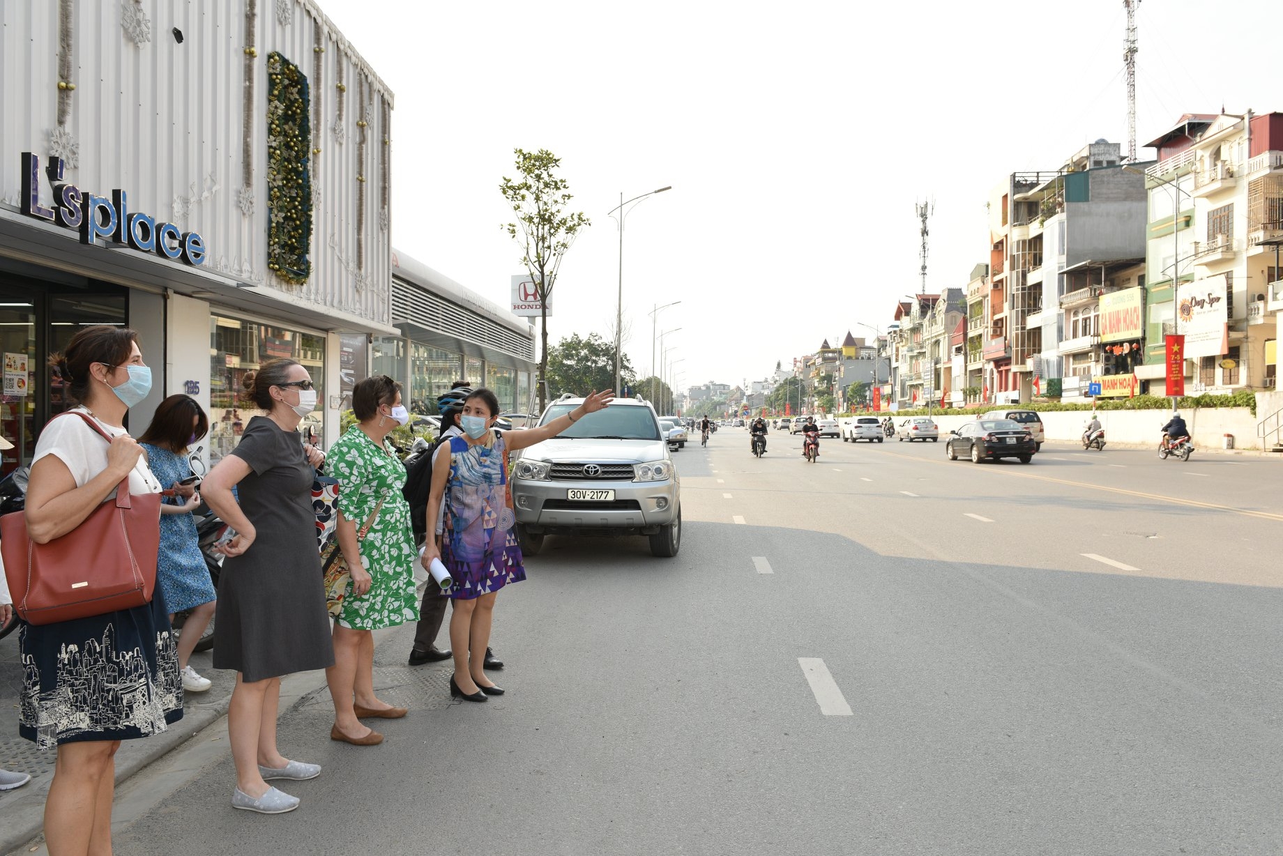 Ceramic mosaic mural marks 25th anniversary of Vietnam-US diplomatic ties ceramic mosaic mural marks 25th anniversary of vietnam us diplomatic ties