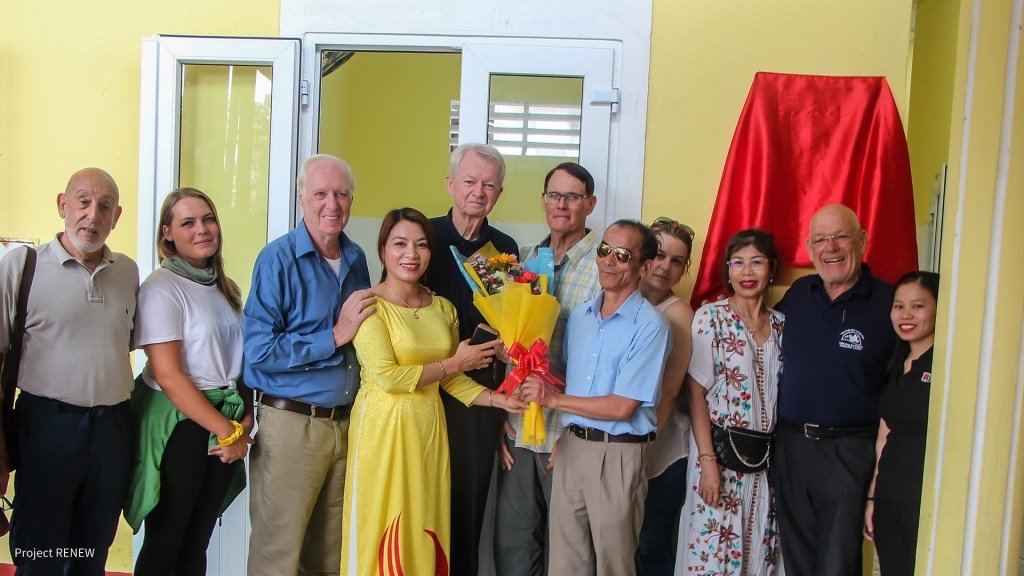 US veterans raise fund to help locals in Quang Tri US veterans raise fund to help locals in Quang Tri