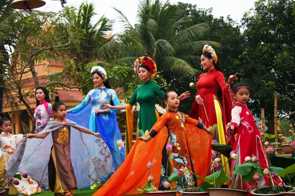 Vietnam Ethnic Group Cultural Day Underways in Hanoi Vietnam Ethnic Group Cultural Day Underways in Hanoi