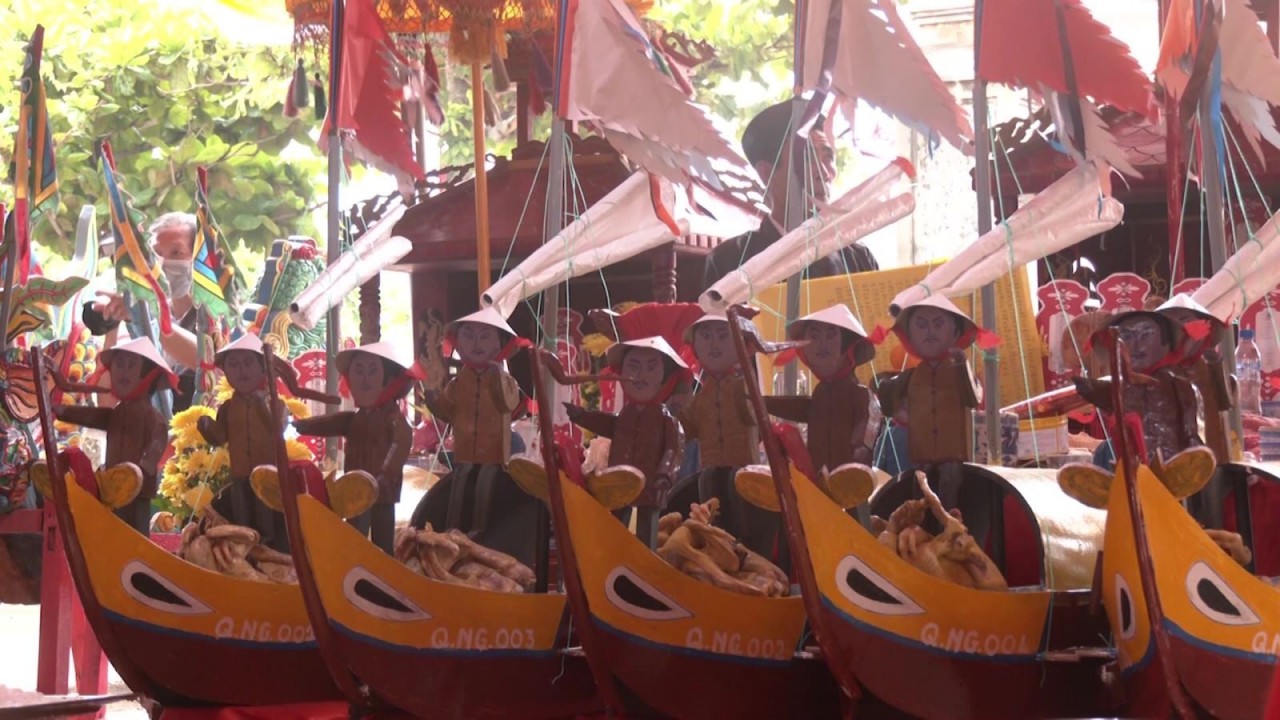 Feast and Commemoration Festival for Hoang Sa Soldiers Holds in Ly Son Island Feast and Commemoration Festival for Hoang Sa Soldiers Holds in Ly Son Island