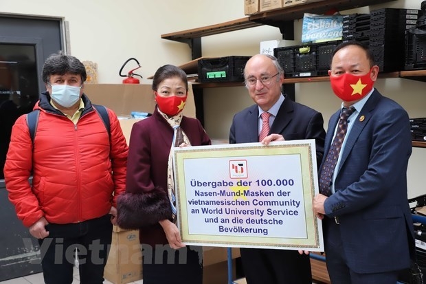 Vietnamese citizens donates 100,000 masks to 16 German states vietnamese citizens donates 100000 masks to 16 german states