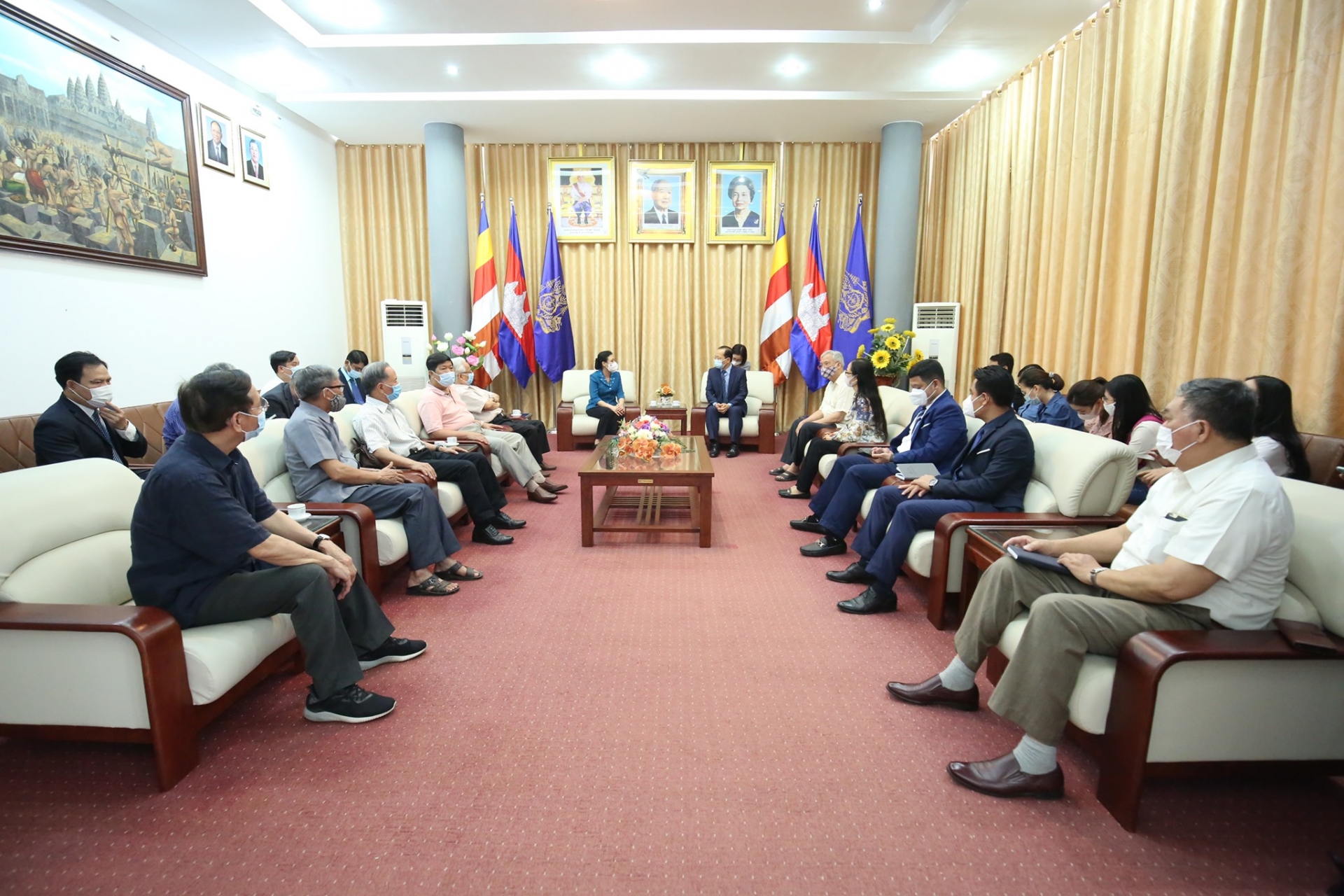 VUFO, Friendship Association offers $200,000 in aid to Cambodia's Covid-19 fight VUFO, Friendship Association offers $200,000 in aid to Cambodia's Covid-19 fight