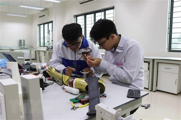 Vietnamese students earn prize at largest global highschool STEM competition Vietnamese students earn prize at largest global highschool STEM competition
